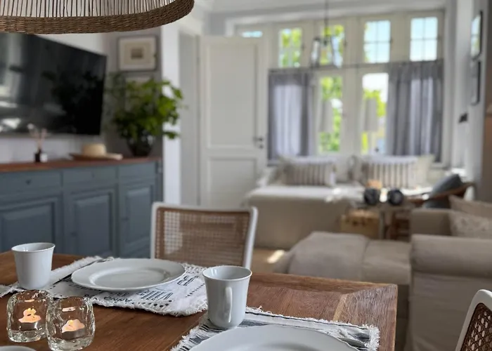 Seeblick 7 Baltyk Luxury アパート ミエンジズドロイェ